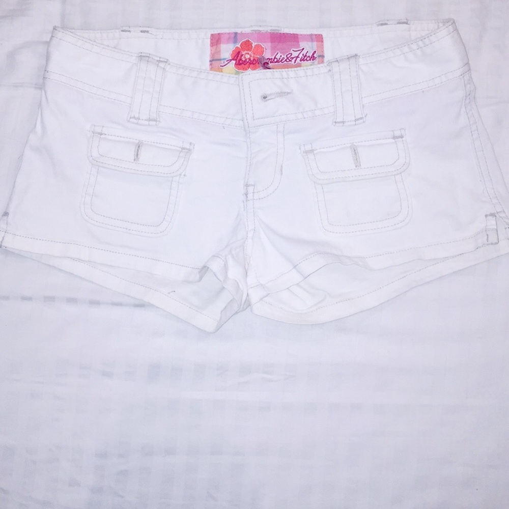 Abercrombie mid rise shortie shorts